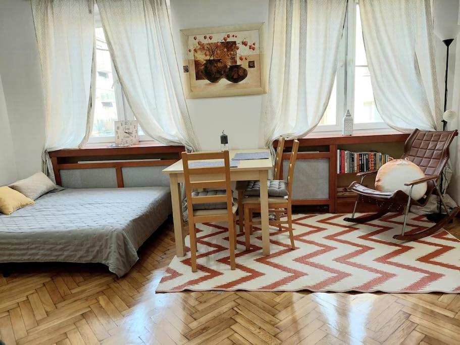 Domin Domin Apartment เชสโตฮอวา ภายนอก รูปภาพ