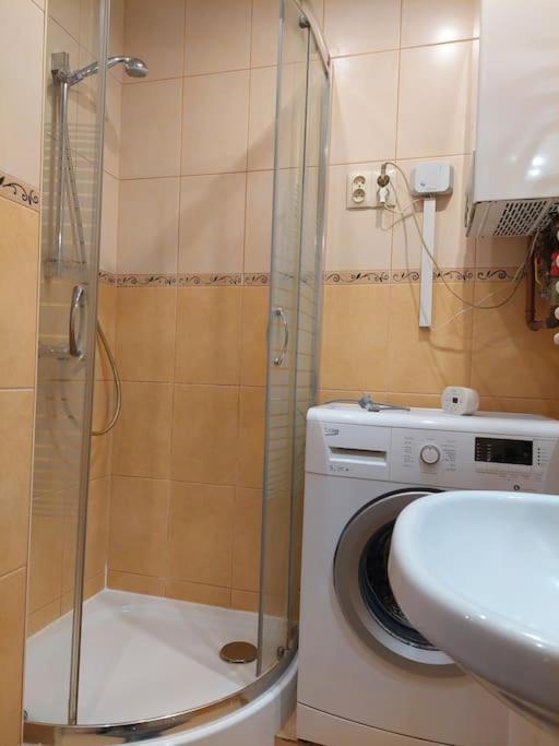Domin Domin Apartment เชสโตฮอวา ภายนอก รูปภาพ